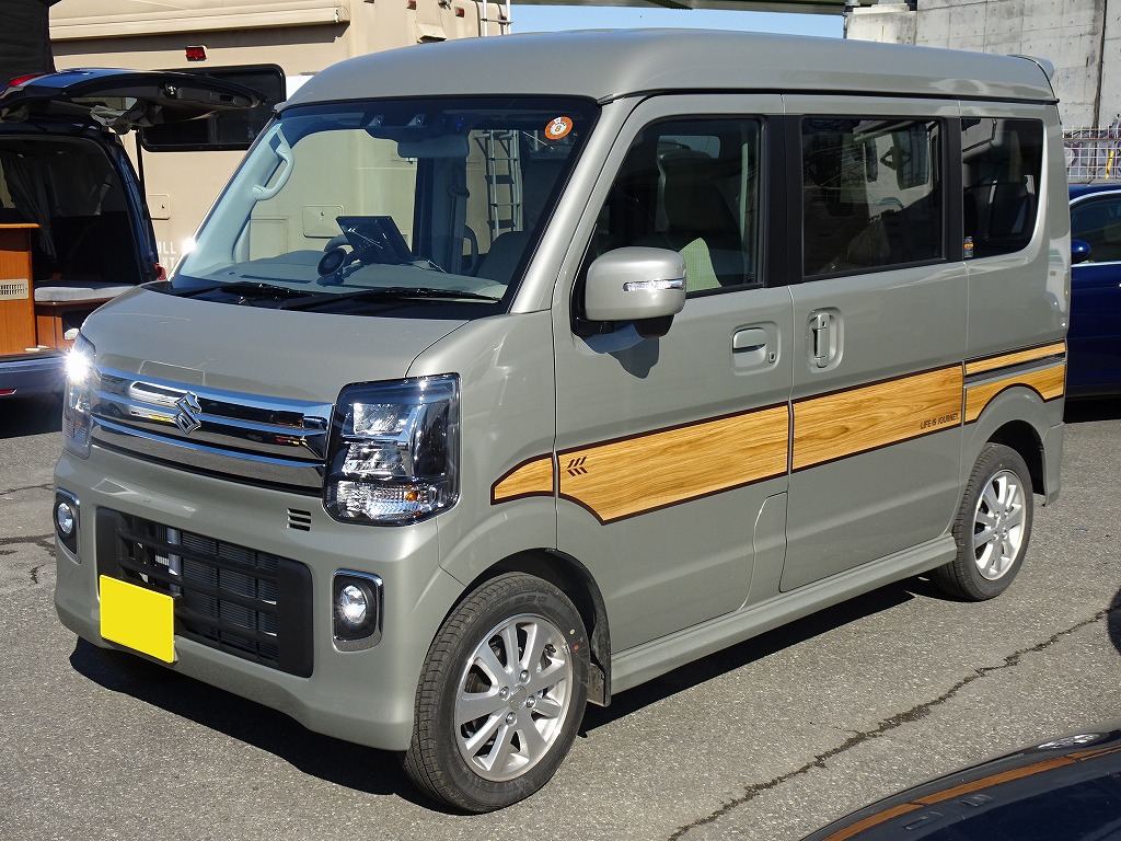 軽キャンパー　ドリームミニ　木のぬくもり